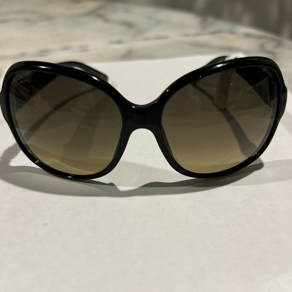 Gucci Sunglasses - Picture 8 of 15